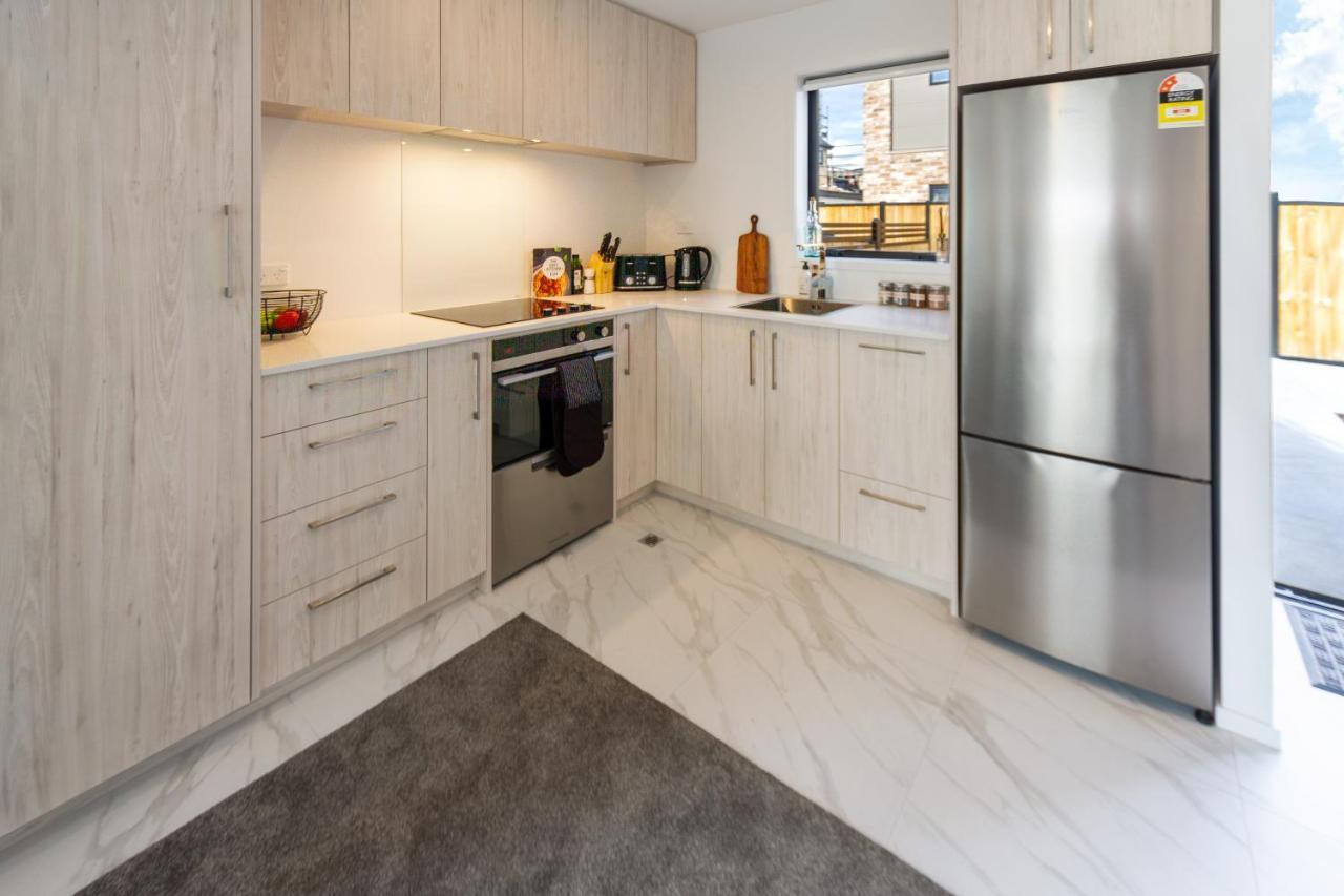 Апартаменты Riccarton 2 Bed 1 Bath W/Garage Крайстчёрч Экстерьер фото